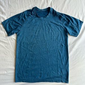 Small Lululemon Men’s Workout shirt